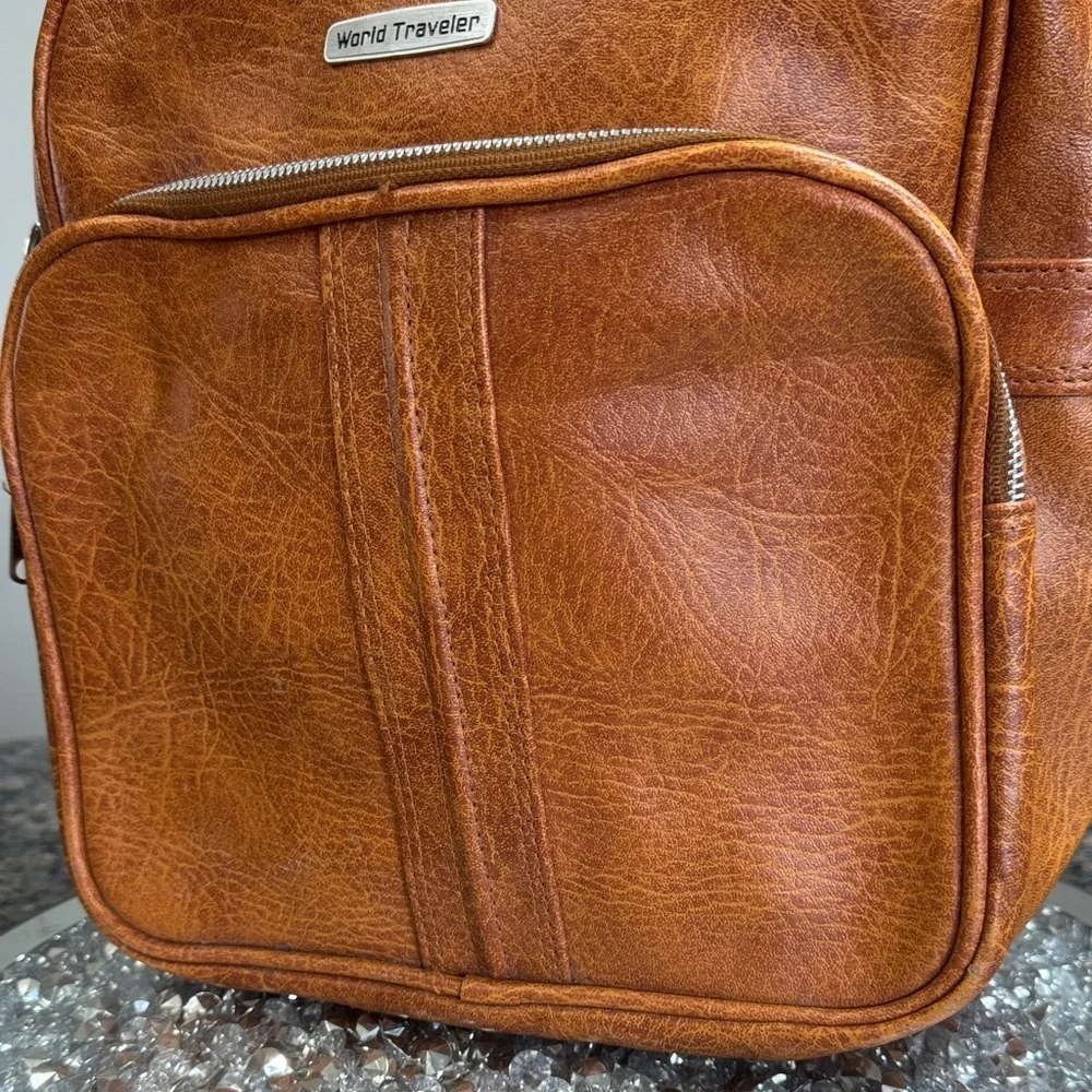 World Traveler Vintage tan Leather locking Bag